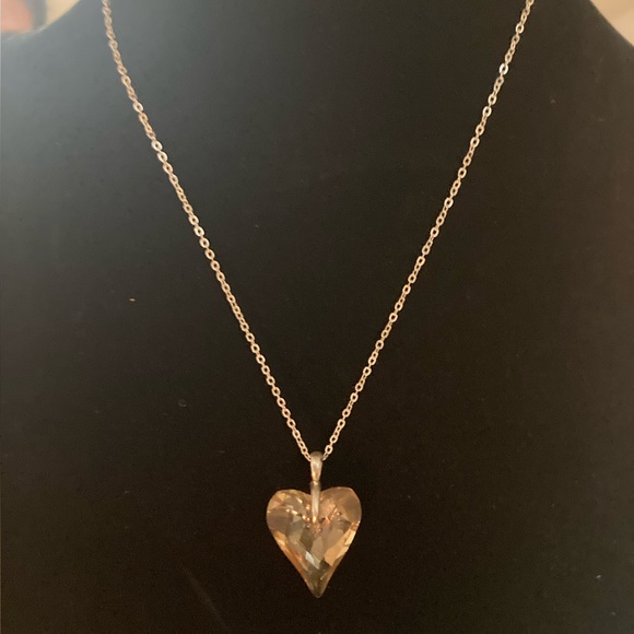 CRYSTAL 💛 HEART PENDANT & CHAIN - Picture 4 of 6